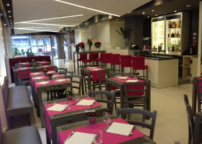Moderno - Adults Only 4*